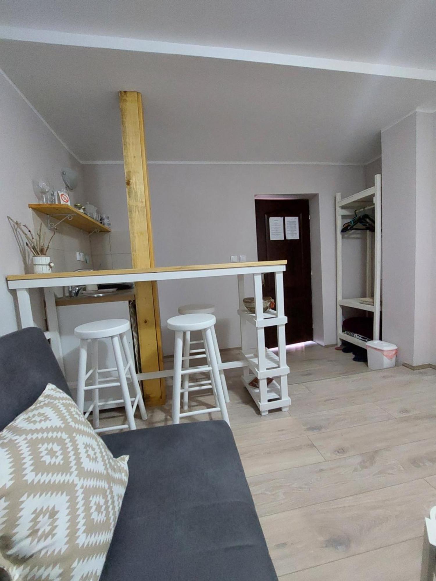 Hostelche Guest House Semêndria Quarto foto